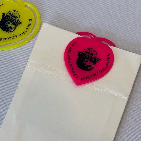 VINTAGE Set of 3 Smokey the Bear Neon Pink and‎ Yellow Heart Shaped Bookmarks - Picture 3 of 11